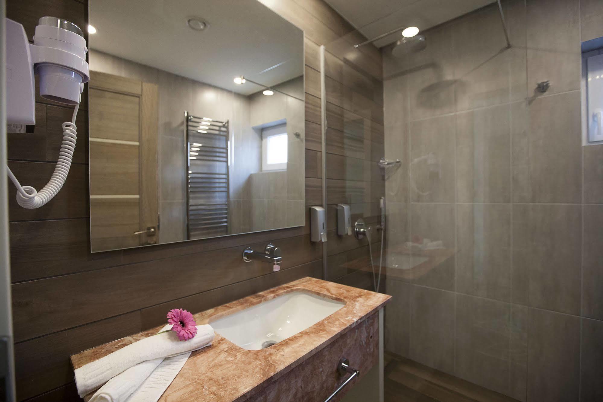 Hotel Exclusive & 4*