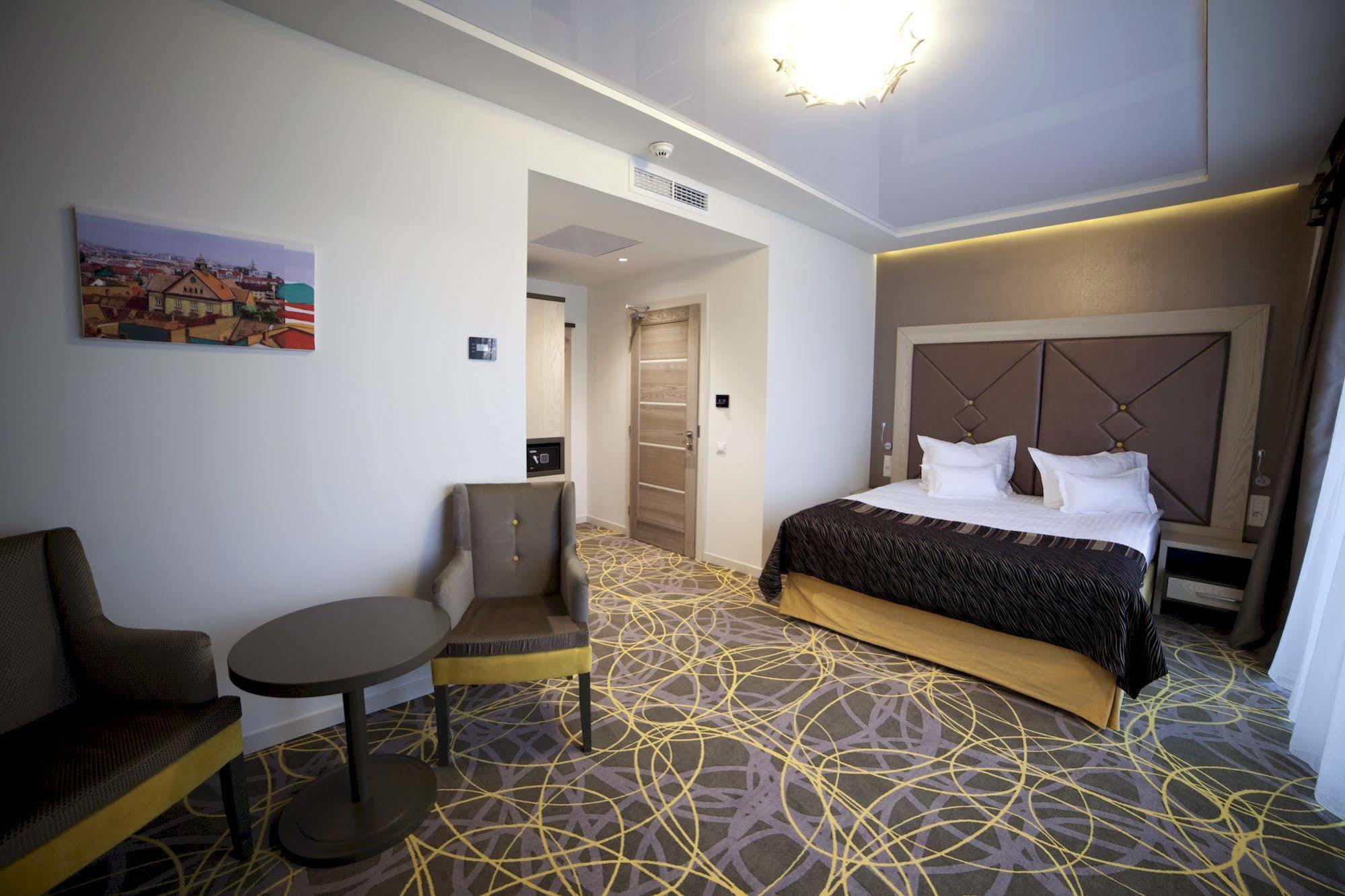 Exclusive & Hotel