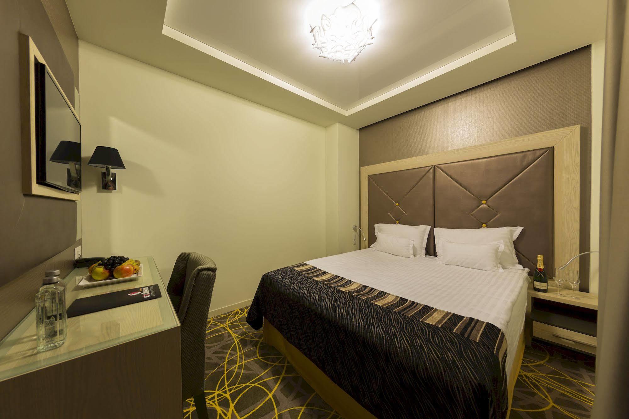 Exclusive & Hotel